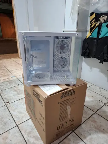 Gabinete aquario branco com fans rgb
