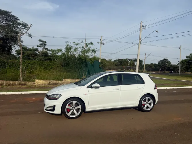Volkswagen Golf GTI 2.0 TSI 220cv Aut. 2015