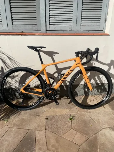 Bicicleta Gravel Canyon Grizl SL7 Carbono Shimano GRX