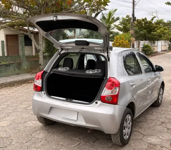 Toyota Etios X 1.3 Flex 16V 5P Mec. 2015