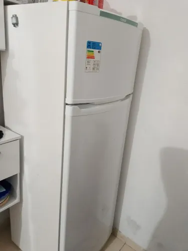 Vende se geladeira sonsul