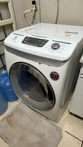 Electrolux lava e seca 