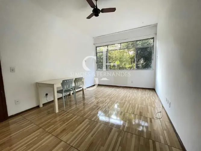Tijuca - Rua Santa Luísa - 1 quarto - Reformado - Oportunidade.