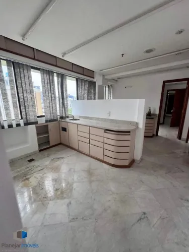 Sala Comercial à Venda  Rua João Telles, 524 | 9º andar  Bom Fim