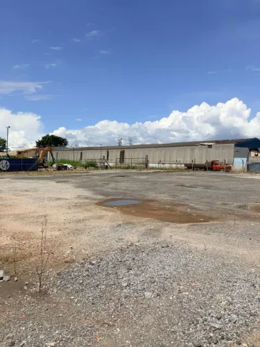 lindo terreno de 3 mil metros de área em um dos principais eixos de crescimento da cidade