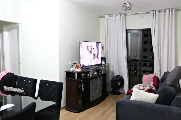 Apartamento à Venda no Condomínio Piazza Della Fontana com 65 m², 3 Dormitórios, Suíte e 1