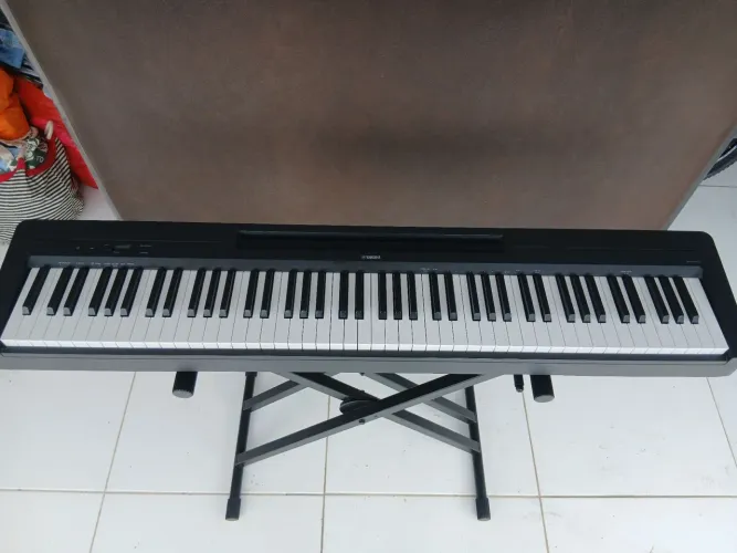 Piano Digital Yamaha P-145 