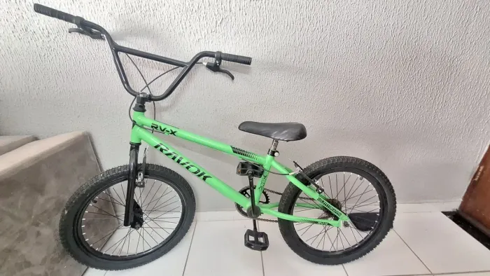 Vendo Bicicleta BMX Seminova