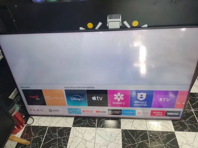 Vendo Smartv Samsung 70 polegadas top de linha em estado de nova conforme fotos R$ 2850,00
