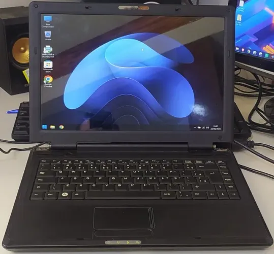 Notebook Nextera Dual Core 2GB de RAM 500GB de HD