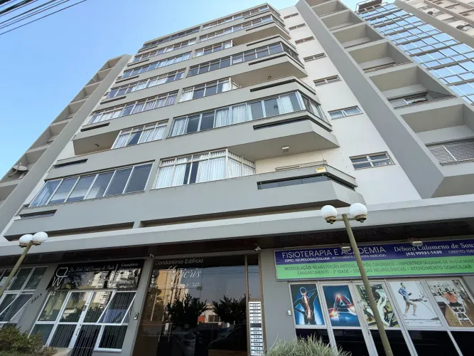 APARTAMENTO À VENDA NO EDIFÍCIO MARICRIS - CENTRO DE APUCARANA.
