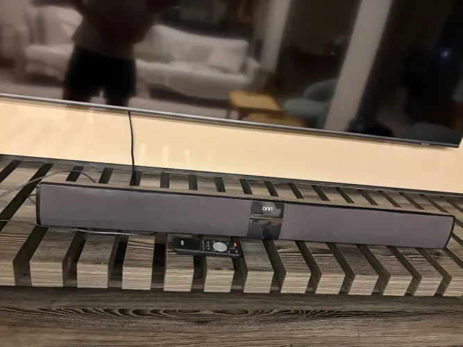 Caixa de som (soundbar) da Onn Bluetooth para TV ou áudio com controle