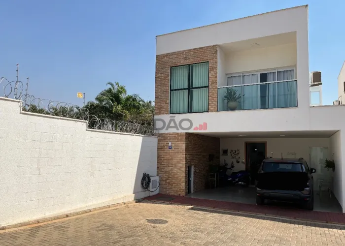 Sobrado a venda Condomínio Fechado