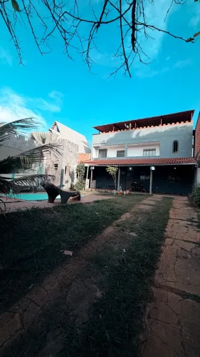 Linda casa a venda troco/permuta em apt ou casa em BH.