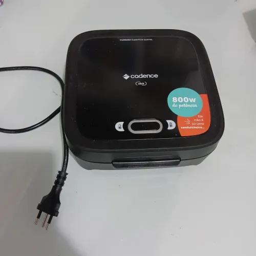 Sanduicheira novinha na caixa