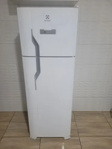 Vendo Geladeira Electrolux 4 meses de uso