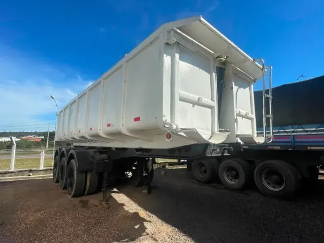 CARRETA BASCULANTE 25M³ MARCA METALPI ANO 1987 COM PNEUS