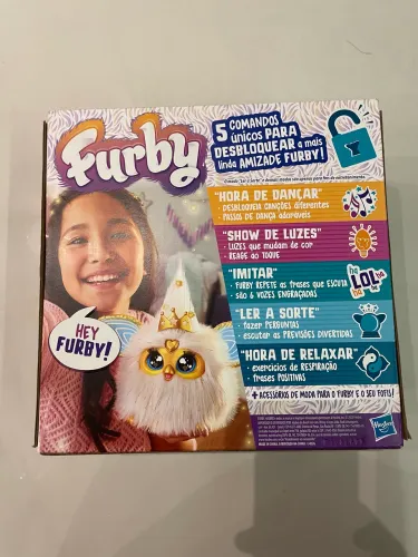 Furby Gold Glam - pelúcia interativa (NOVO LACRADO)