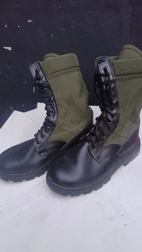 Bota cuturno 44