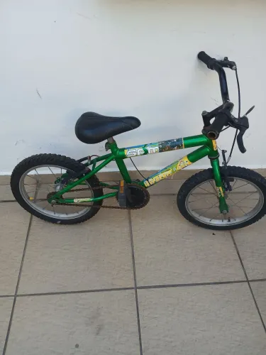Vendo bicicleta infantil usada como mostra a foto