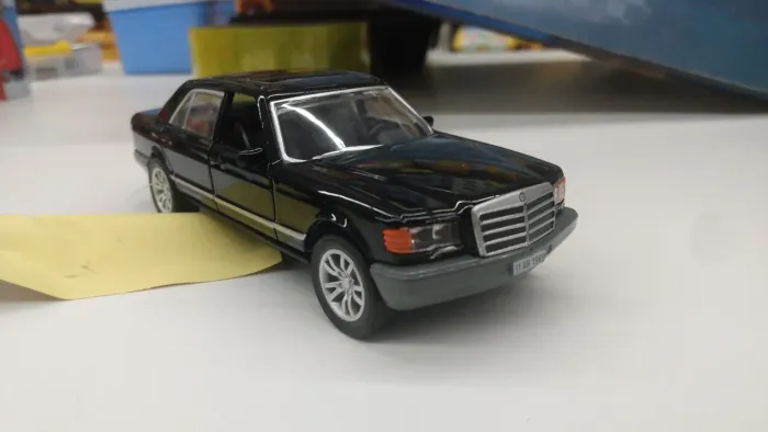 Carro Ferro Miniatura - Mercedes (Abre As portas)