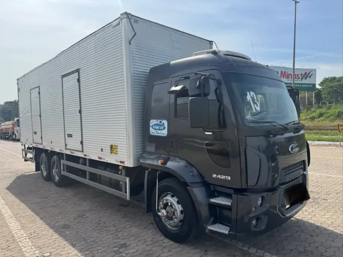 FORD CARGO 2429  2013 BAÚ (RARIDADE!!!)