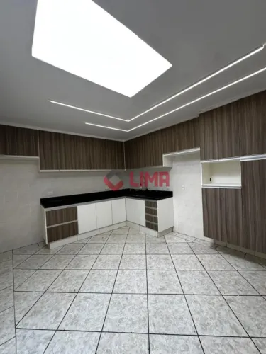 Casa para venda com 148 m² e 3 quartos em Jardim Godoy, Bauru - SP