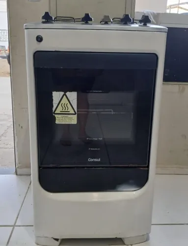 Fogao muito bom da consul economico. Fucionando tudo. As 4 bocas e o forno