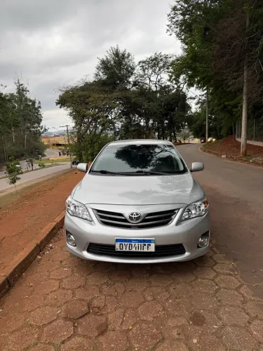 Toyota Corolla GLI 1.8 Flex 16V Mec. 2012