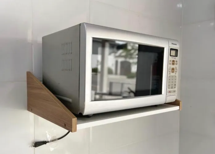 Suporte Reforçado para Microondas 35l Branco com Madeirado
