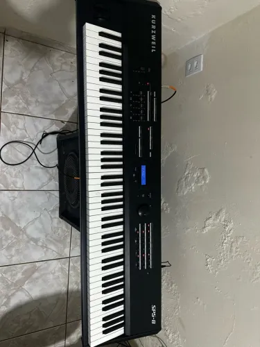 Piano Digital Sintetizador Kurzweil SP5-8 com defeito/ Troco por drone dji