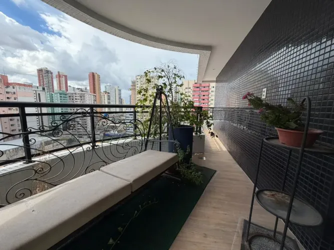 Ed. Rio Poana | Apartamento para venda com 200 m² | Umarizal | Sacada | 3 suítes