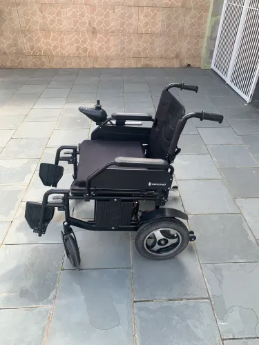 Vendo cadeira de rodas automatizadas