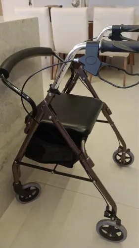 Vendo andador para idoso (VENDA URGENTE)