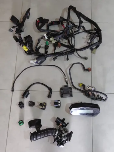 Vendo Peças Elétricas e Injeção Eletrônica para Fazer 250