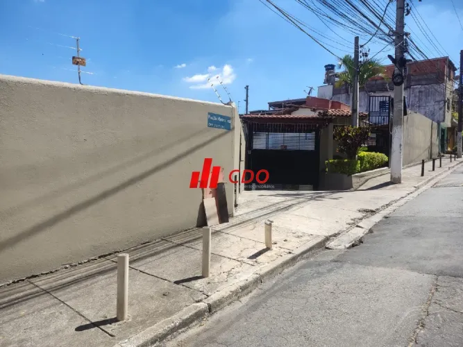 Casa em condomínio à venda no Jardim Guarujá, São Paulo-SP: 3 quartos, 1 sala, 1 banheiro,