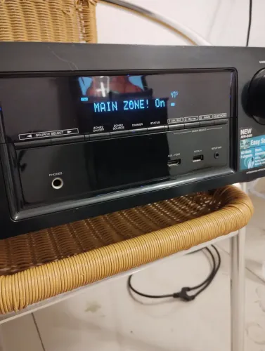 Receiver Denon AVR - E 400 ( ótimo estado de conservação).