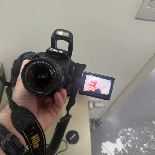 Canon T4i a venda em ótimo estado de conservação 