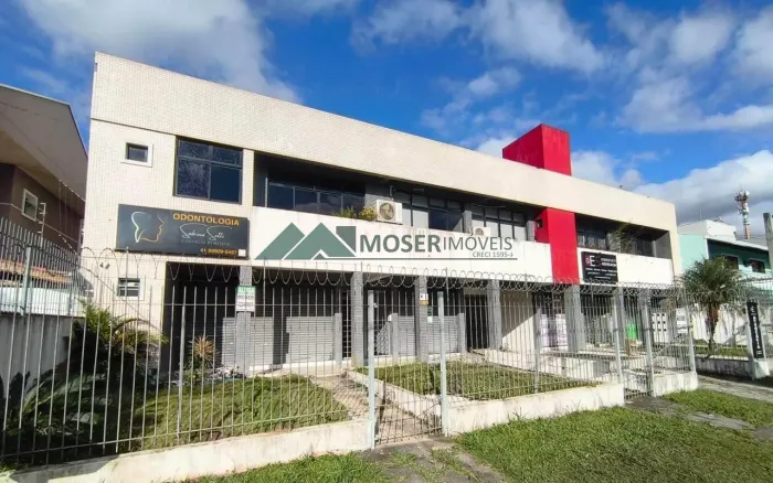 Loja para alugar, 47.26 m2 por R$ 1950.00 - Uberaba - Curitiba/PR