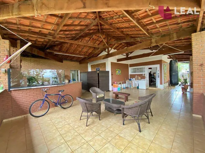 Chácara com 2 dormitórios à venda, 3387 m² por R$ 900.000,00 - Faisqueira - Pouso Alegre/M
