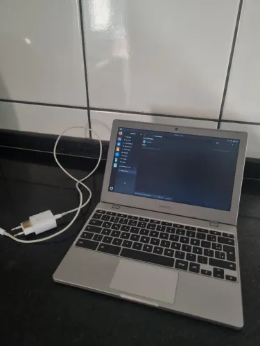 Chromebook com Linux + Micro SD 32GB