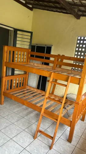 Beliche Solteiro de Madeira com Escada e Grade de Proteção