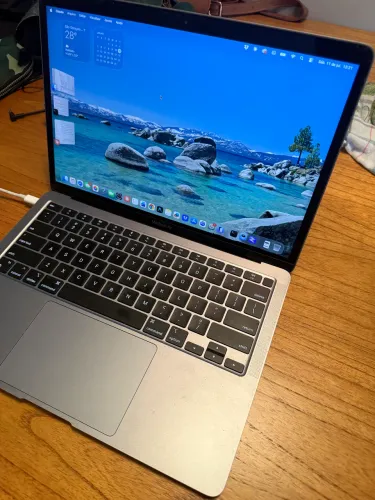 Apple Macbook Air (13 polegadas, 2020, Chip M1, 256 GB de SSD) prata 