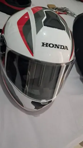 Vende-se capacete honda