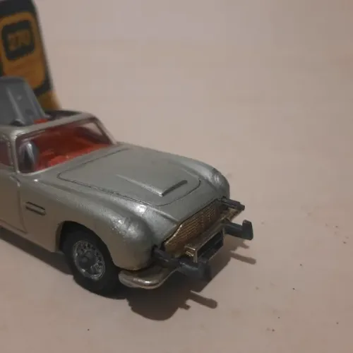Miniatura Antiga Aston Martim James Bond 007 Fabricant Corgi