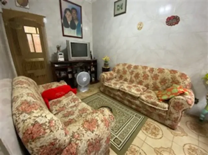 Olaria - casa de vila, 1 quarto, vaga, quintal