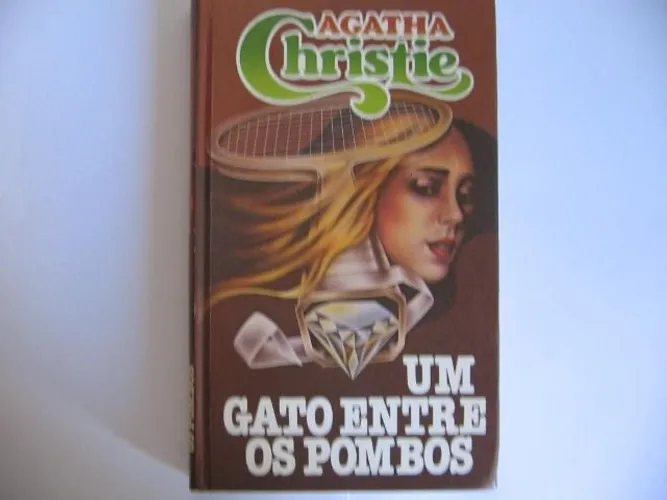 Livro Um Gato entre os pombos - Agatha Christie - policial- suspense - em ótimo estado
