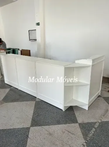 Balcão Caixa em L + 3 Balcões Atendimento