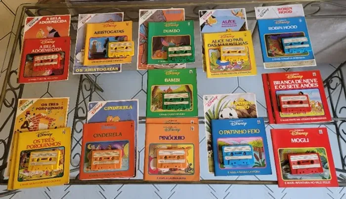 Coleção Clássicos Disney livro + fita cassete ***usado***