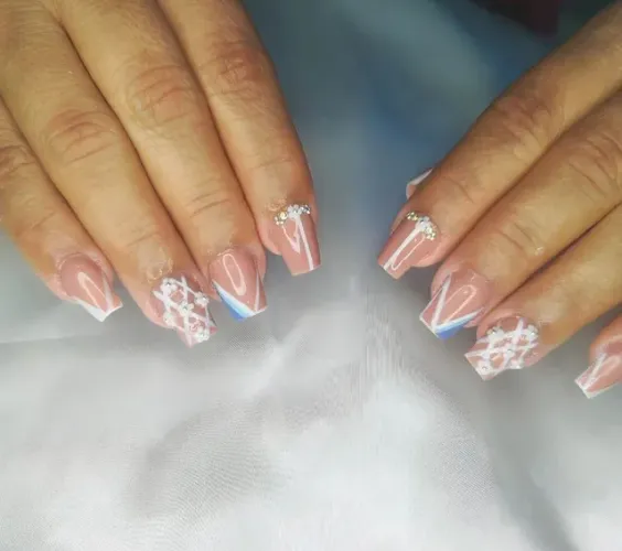 Alongamento de unhas